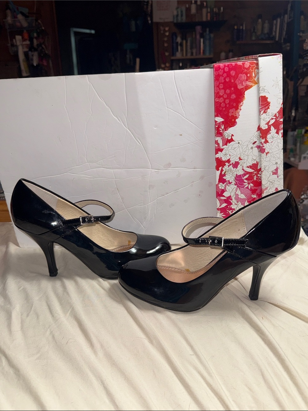 CHINESE LAUNDRY Classic Black Patent Mary Jane Heels NIB